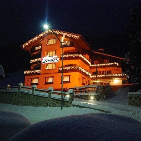 Hotel Zirmes Moena Buitenkant foto