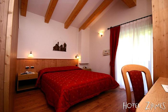 Hotel Zirmes Moena Buitenkant foto