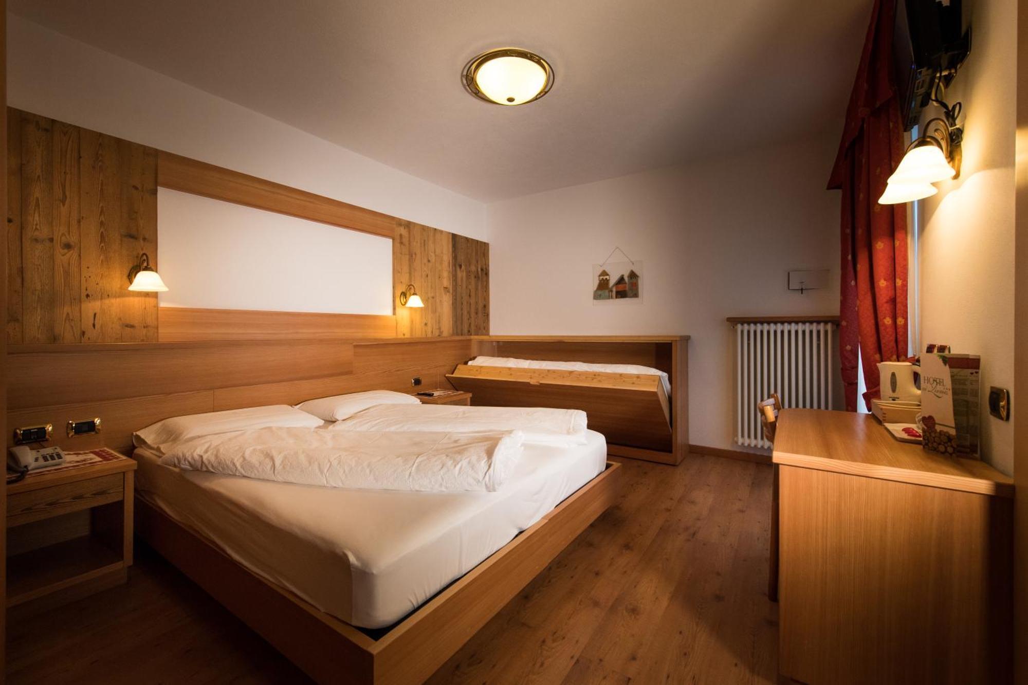 Hotel Zirmes Moena Buitenkant foto